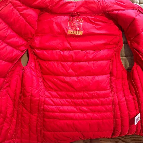 Red Puffer Vest - Picture 4 of 7